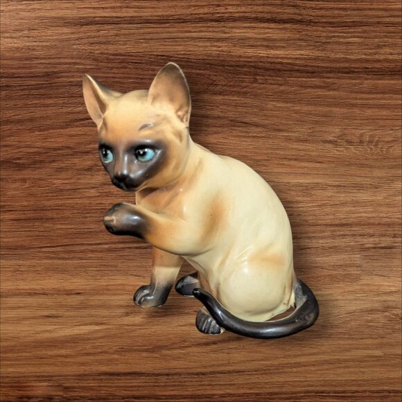 Vintage Lefton Siamese Cat Figurine Hand-Painted Ceramic 4.5" Japan Exclusive - Picture 2 of 10